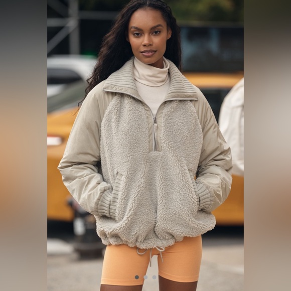 Varley Jackets & Blazers - Varley Denee Half Zip Sherpa Jacket • Agate Grey • Size S • NWT  • Sold Out